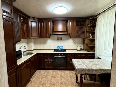 квартира за адресою Гетьмана Петра Дорошенка вул. (Генерала Грушевого), 12