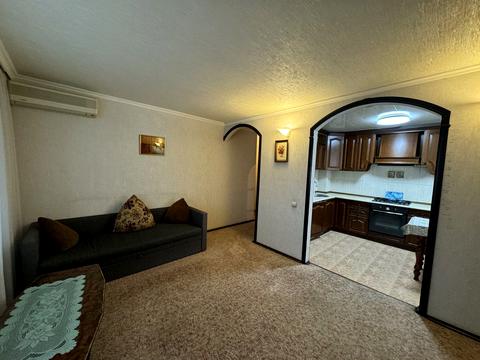 квартира за адресою Гетьмана Петра Дорошенка вул. (Генерала Грушевого), 12