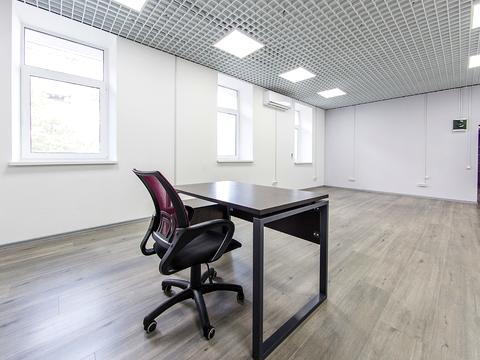 комерційна за адресою Волоська вул., 31-А