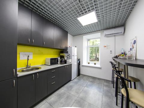 комерційна за адресою Волоська вул., 31-А