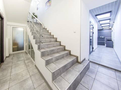 комерційна за адресою Волоська вул., 31-А