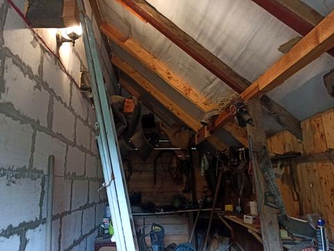 будинок за адресою с. Буцнів, Золота осінь