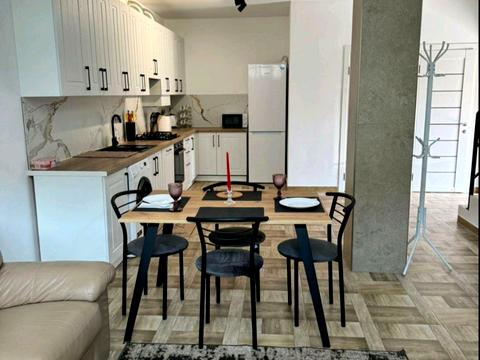 будинок за адресою Євгена Коновальця вул., 31