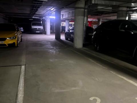 паркомісце за адресою Ревуцького вул., 40-В