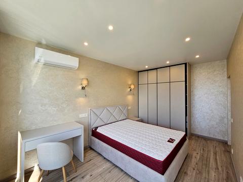 квартира за адресою Олександра Олеся вул., 5-А