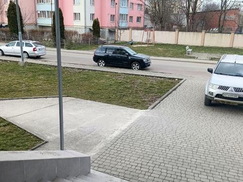 комерційна за адресою Хіміків вул., 21