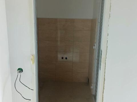 комерційна за адресою Хіміків вул., 21