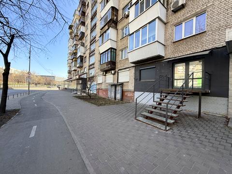 комерційна за адресою Борщагівська вул., 117/125