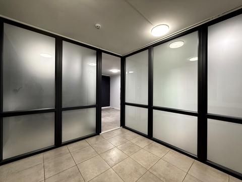 комерційна за адресою Борщагівська вул., 117/125