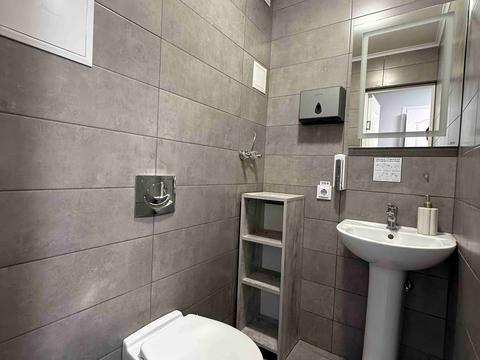 комерційна за адресою Борщагівська вул., 117/125