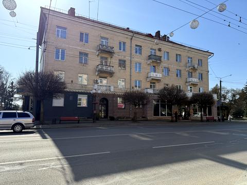 комерційна за адресою Волі просп., 10