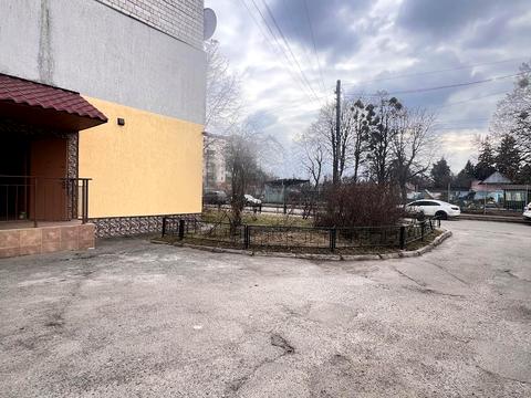 комерційна за адресою Коновальця, 26