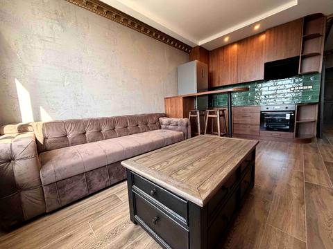 квартира за адресою Івана Крамського вул., 9