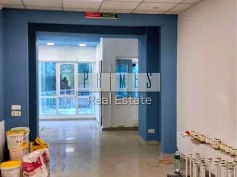 комерційна за адресою Анни Ахматової вул., 3