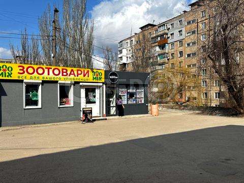 комерційна за адресою Космонавтів вул., 13а