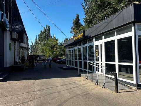 комерційна за адресою Космонавтів вул., 13а