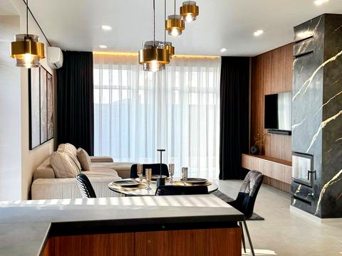 будинок за адресою Місячна вул.