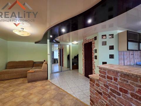 квартира за адресою житловий масив Тополя-2 вул., 10