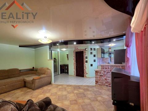 квартира за адресою житловий масив Тополя-2 вул., 10