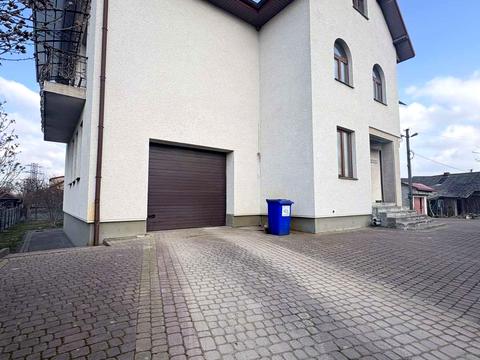 комерційна за адресою Геофізиків вул., 19