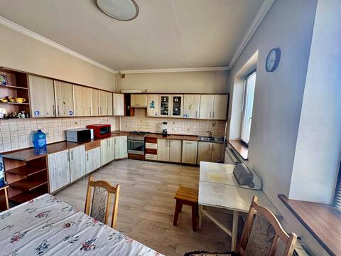 комерційна за адресою Геофізиків вул., 19