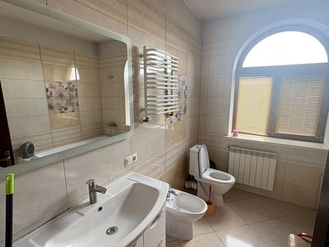 комерційна за адресою Геофізиків вул., 19