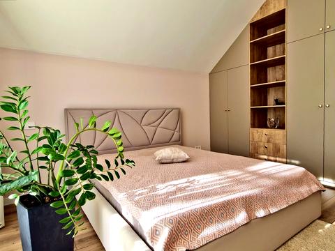 будинок за адресою Урядова, 24А