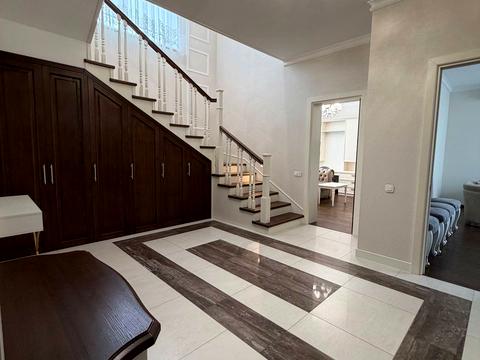 дом по адресу Евгения Коновальца пер. (Урицького)