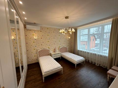 дом по адресу Евгения Коновальца пер. (Урицького)