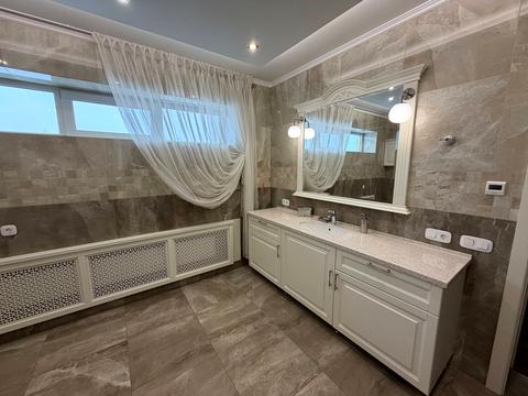 дом по адресу Евгения Коновальца пер. (Урицького)