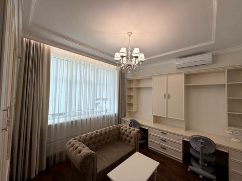 дом по адресу Евгения Коновальца пер. (Урицького)