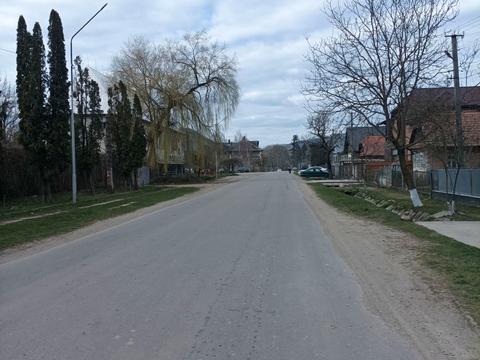 комерційна за адресою с. Довге, Перемоги, 1