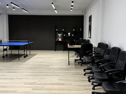 комерційна за адресою Стрілецька вул., 4