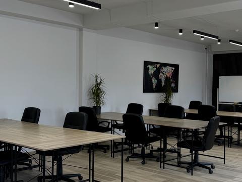 комерційна за адресою Стрілецька вул., 4