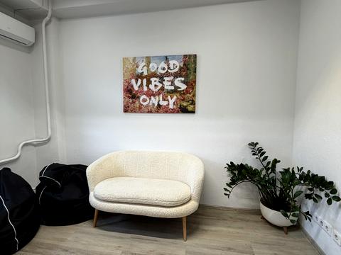 комерційна за адресою Стрілецька вул., 4