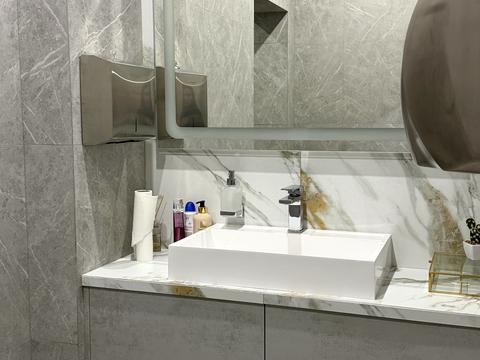 комерційна за адресою Стрілецька вул., 4