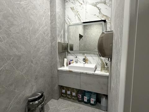 комерційна за адресою Стрілецька вул., 4