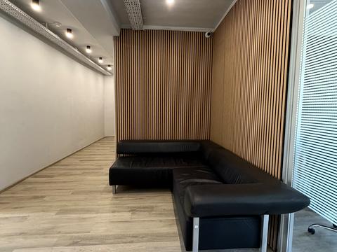 комерційна за адресою Стрілецька вул., 4