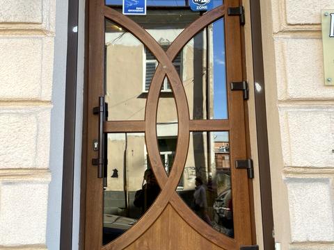 комерційна за адресою Маєра Балабана вул., 13