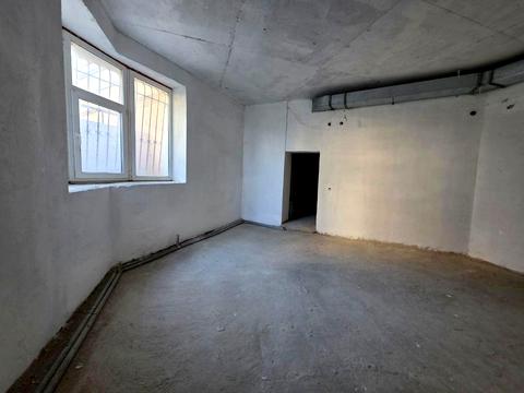 комерційна за адресою Плугова вул., 4а