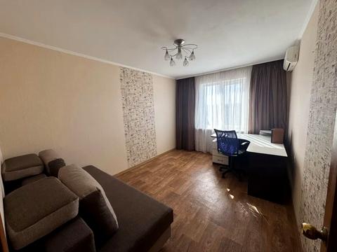 квартира за адресою Юрія Кондратюка вул. (Комунарівська), 11