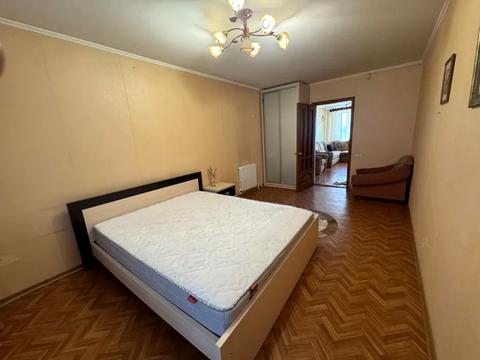 квартира за адресою Юрія Кондратюка вул. (Комунарівська), 11