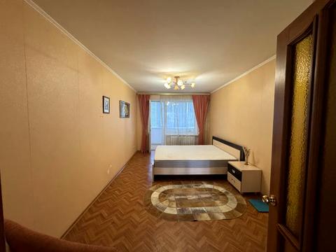 квартира за адресою Юрія Кондратюка вул. (Комунарівська), 11