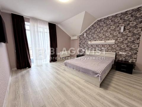 будинок за адресою Молодіжна вул.