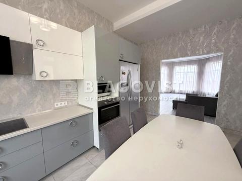 будинок за адресою Молодіжна вул.