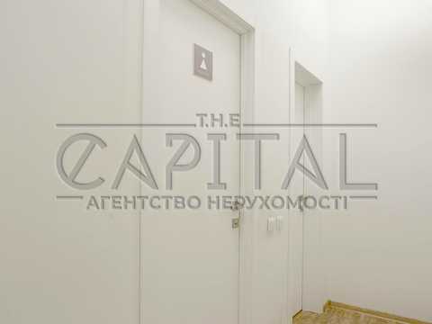 комерційна за адресою Контрактова пл., 10а