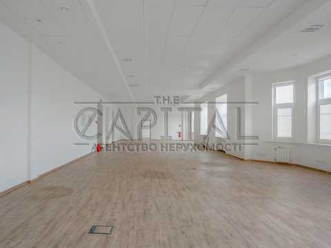 комерційна за адресою Контрактова пл., 10а