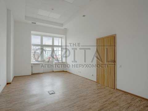 комерційна за адресою Контрактова пл., 10а