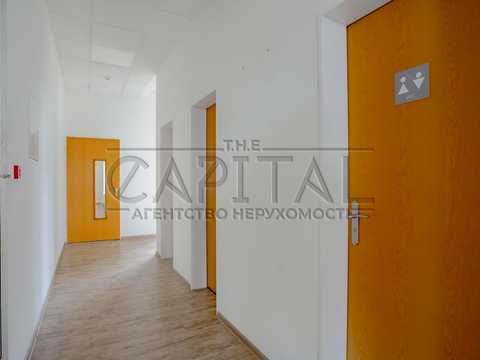 комерційна за адресою Контрактова пл., 10а