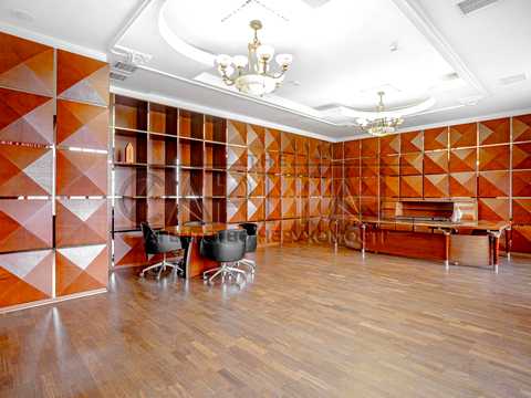 комерційна за адресою Контрактова пл., 10а